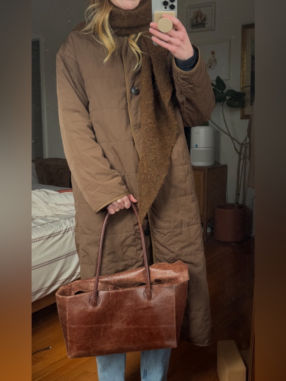 Everlane -  THE RENEW QUILTED LONG LINER in Cocoa - Picture 5 of 6